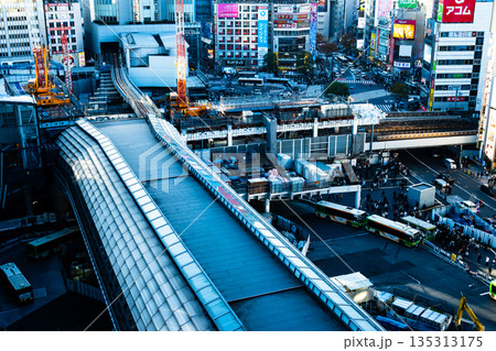 東京再開発 工事が続く渋谷駅の俯瞰 2025.11 b-2 高彩度コントラスト 東京再開発 工事が続く渋谷駅の俯瞰 2025.11 b-2 高彩度コントラスト 135313175