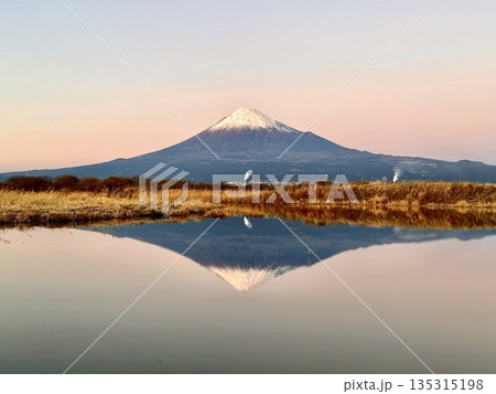 富士川から見る富士山 135315198