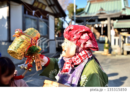 寒川一之宮八幡大神の縁起物獅子舞 135315850