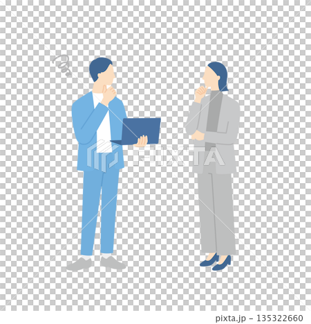 立って話し合い悩みを共有するビジネスパーソンたち 立って話し合い悩みを共有するビジネスパーソンたち 135322660