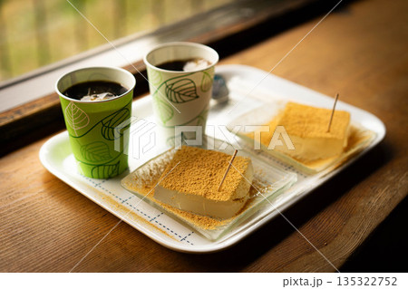 わらび餅とコーヒー 135322752