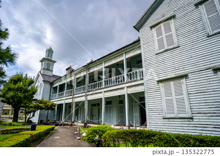 旧出島神学校の風景（長崎市） 135322775