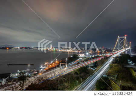 本州と九州の架け橋 関門大橋 夜景 135323424