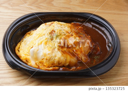 デミグラスオムライス弁当 135323725