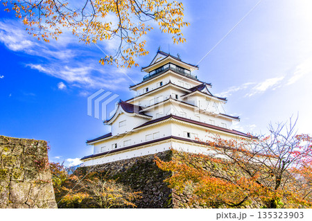 【福島県_会津若松市】晩秋の鶴ヶ城　10月 11月 135323903