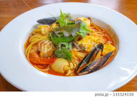 魚介とトマトの旨み凝縮 ペスカトーレ 魚介とトマトの旨み凝縮 ペスカトーレ 135324150