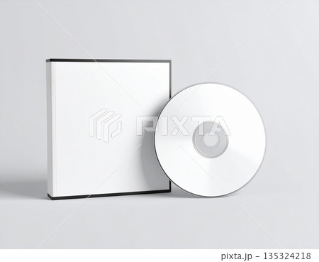 CDとCDケースのモックアップサンプル　DVD　白　音楽　白背景 135324218