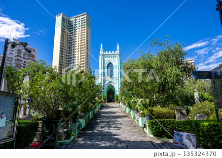 マカオの聖ミカエル墓地とパステルグリーンの礼拝堂 135324370