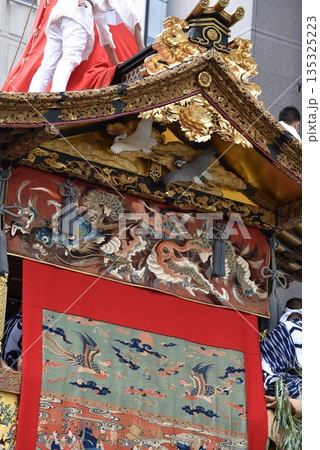 祇園祭 山鉾巡行 北観音山 祇園祭 山鉾巡行 北観音山 135325223