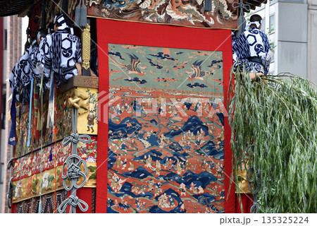 祇園祭 山鉾巡行 北観音山 祇園祭 山鉾巡行 北観音山 135325224