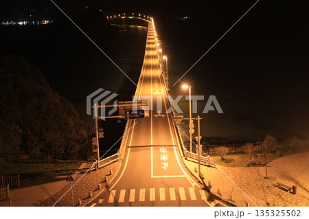 夜の角島大橋01 135325502