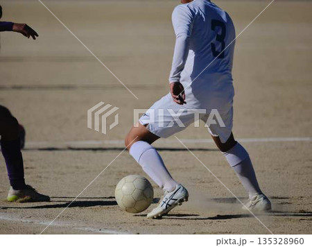 サッカーチームの練習 サッカーチームの練習 135328960