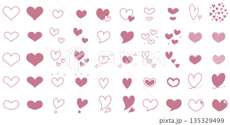 手描き風ピンクのハートのイラストセット 135329499