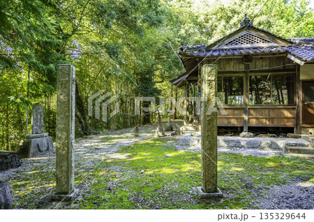 夫婦岩　國司神社　注連柱　岡山県高梁市 135329644