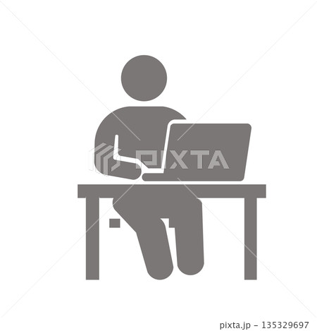 机に向かってパソコン作業をするビジネス人物アイコン(グレー) 135329697