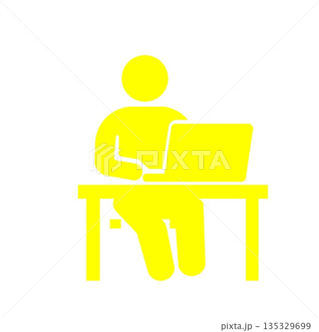 机に向かってパソコン作業をするビジネス人物アイコン(黄色) 135329699