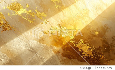 和紙の質感と金箔の輝きが美しい高級和風背景 135330729