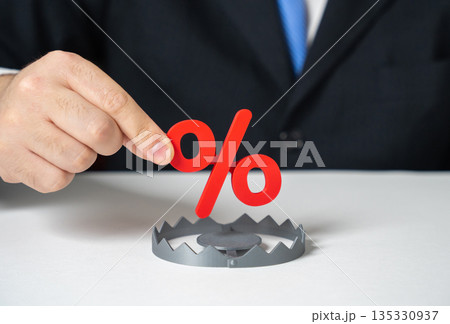 High interest rates and the risk of falling into debt. Interest is a trap. Credit pressure warning, loan affordability crisis, borrowing risks, financial stress, household debt growth High interest rates and the risk of falling into debt. Interest is a trap. Credit pressure warning, loan affordability crisis, borrowing risks, financial stress, household debt growth 135330937