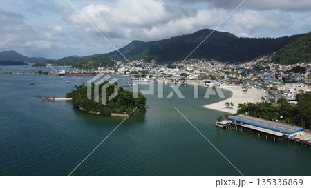 Beach and coastal town of Angra dos Reis with mountains, Brazil Beach and coastal town of Angra dos Reis with mountains, Brazil 135336869