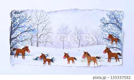 雪の中を歩くフェルトの馬たち 135337582