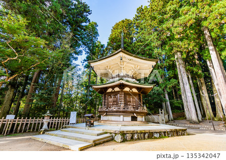 高野山 壇上伽藍　六角経蔵 135342047