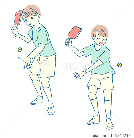 ピックルボールを楽しむ男性のイラストセット 135342248