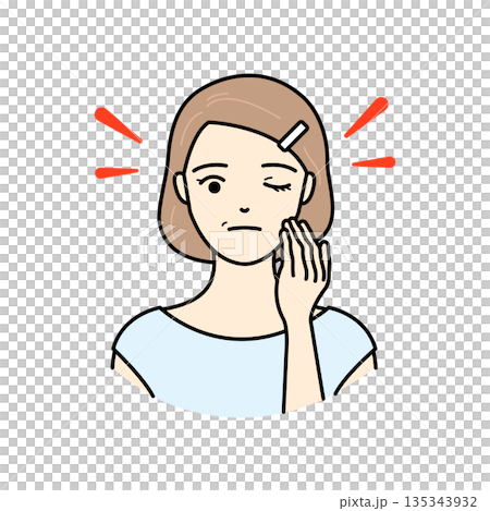 圖:一位老年婦女焦急地檢視自己的皮膚問題。 圖:一位老年婦女焦急地檢視自己的皮膚問題。 135343932