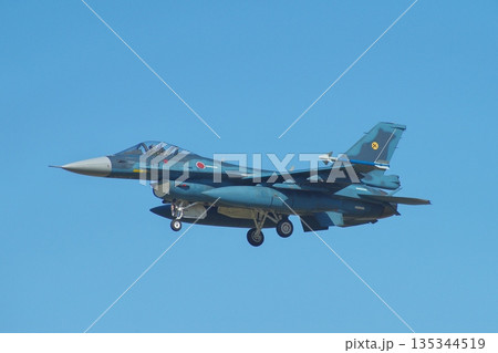 着陸態勢の第6飛行隊のF-2A 着陸態勢の第6飛行隊のF-2A 135344519