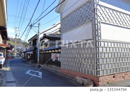 下津井町並み保存地区の古い町並み(岡山県倉敷市) 下津井町並み保存地区の古い町並み(岡山県倉敷市) 135344794