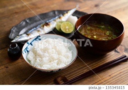 一汁一菜_さんまの塩焼き 135345815