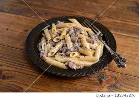 牛肉とゴルゴンゾーラのペンネパスタ 牛肉とゴルゴンゾーラのペンネパスタ 135345876