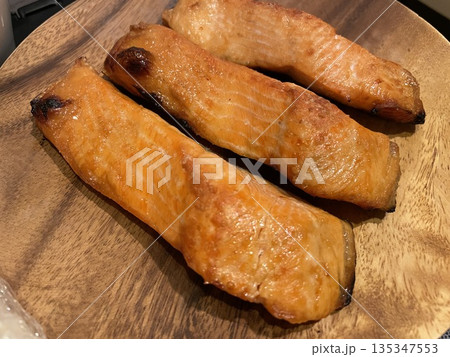 サーモンのハラス焼き 135347553