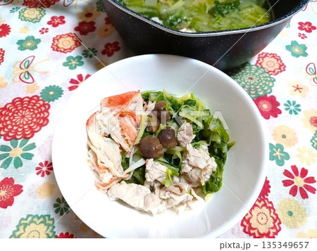 豚肉と白菜とカニカマの水炊き 豚肉と白菜とカニカマの水炊き 135349657