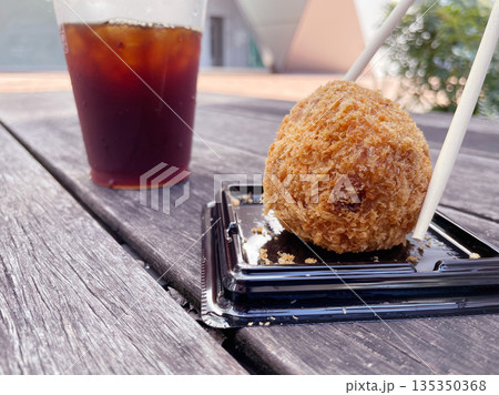 男爵いもと牛肉のコロッケ サクサクの衣が香ばしいフライ料理 男爵いもと牛肉のコロッケ サクサクの衣が香ばしいフライ料理 135350368