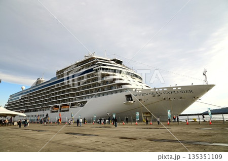 クルーズ船セブンシーズ・エクスプローラー クルーズ船セブンシーズ・エクスプローラー 135351109