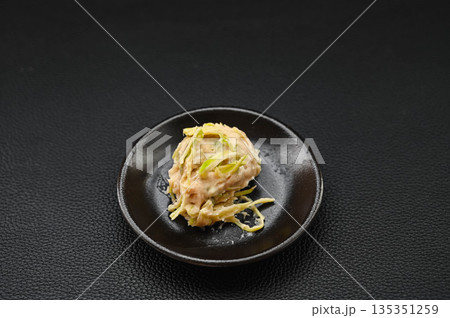 旬の味　採れたてわさび芋のわさび漬け 135351259