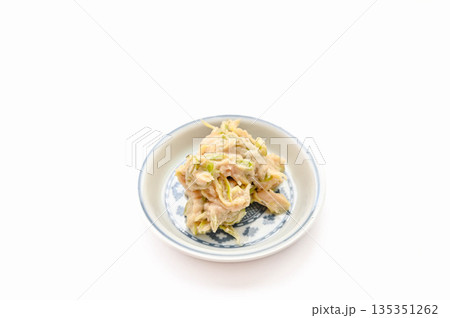 旬の味 採れたてわさび芋のわさび漬け 旬の味 採れたてわさび芋のわさび漬け 135351262