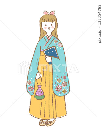卒業証書を持って袴姿で立つ若い女性のイラスト 135354765