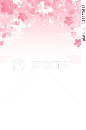 桜の手描き風の和風花びらフレーム_上_背景なし_縦 桜の手描き風の和風花びらフレーム_上_背景なし_縦 135355658