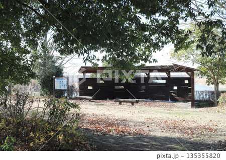 加古大池 野鳥観察壁でバードウォッチング（兵庫県 稲美町） 135355820