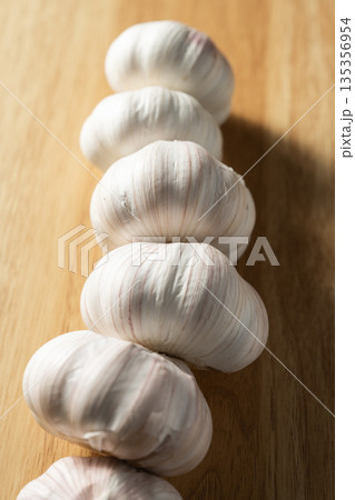 garlic garlic 135356954