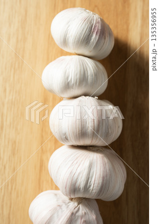 garlic garlic 135356955