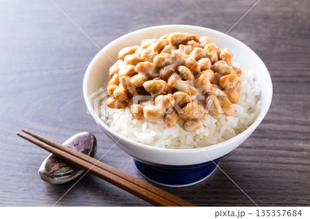 納豆ごはん 135357684