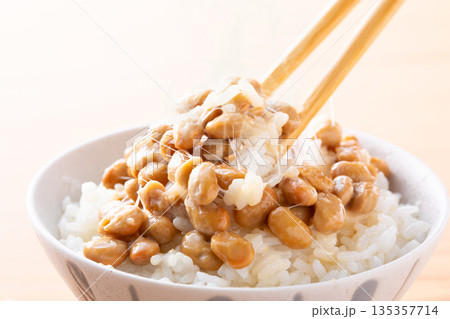 納豆ごはんを食べる 納豆ごはんを食べる 135357714