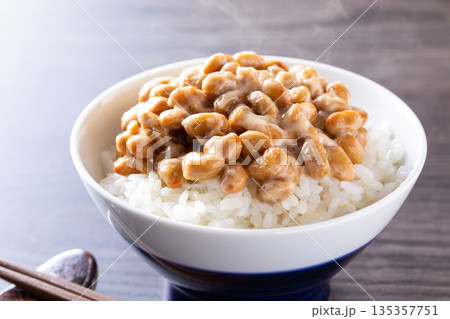 納豆ごはんを食べる 納豆ごはんを食べる 135357751
