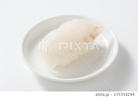 鯛の握り寿司 135358294