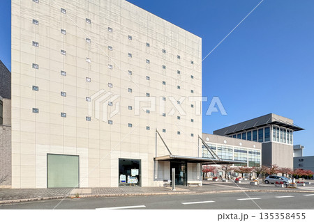 大分県立図書館 135358455