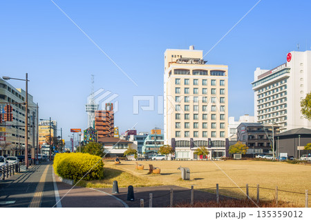 国道10号線沿いの別府市街地と北浜公園 国道10号線沿いの別府市街地と北浜公園 135359012