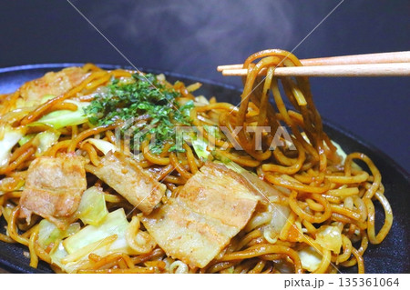 ソース焼きそば 135361064