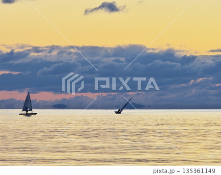 2026年元旦に御来光を船上から拝むために出向したヨット 135361149